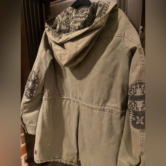 Levi’s military, parachute jacket with elbow pad detailing in olive green - Picture 2 of 7